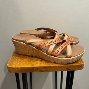 Skechers Size 8.5 Luxe Foam CALI BEVERLEE TIGER POSSE Strappy Wedge Sandals